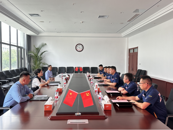 山東力克國(guó)際貿(mào)易有限公司到集團(tuán)所屬交通工程公司進(jìn)行洽談交流256.png